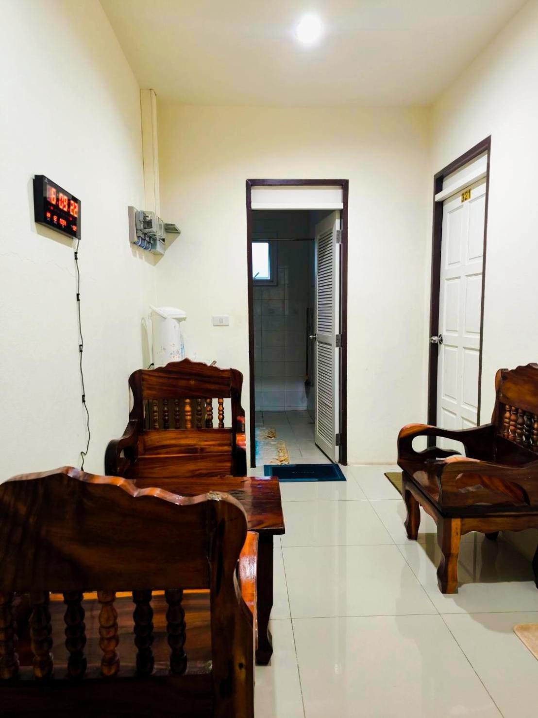 Nu Phuket Airport Resident 1 Bed & Breakfast Nai Yang Ngoại thất bức ảnh
